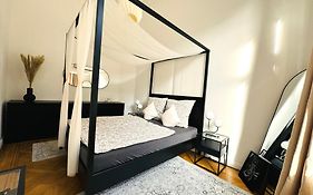 SuperHosts ZENTRUM - Parkplatz - BADEWANNE - Netflix - KAFFEE